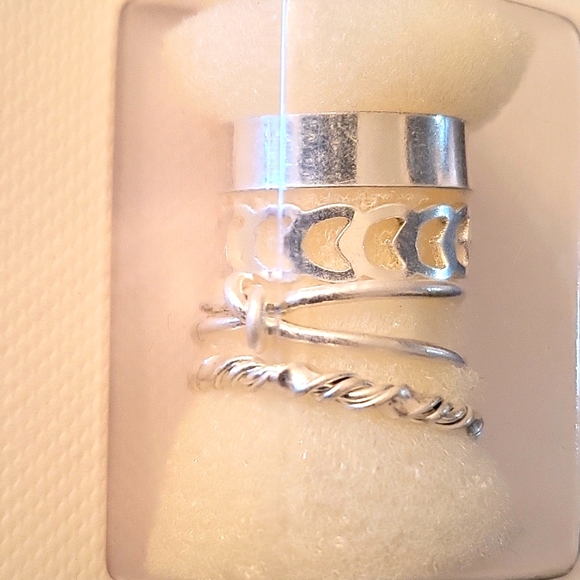 NEW Set of 4 Toe Rings! Silver-tone, Various Designs - Picture 6 of 9